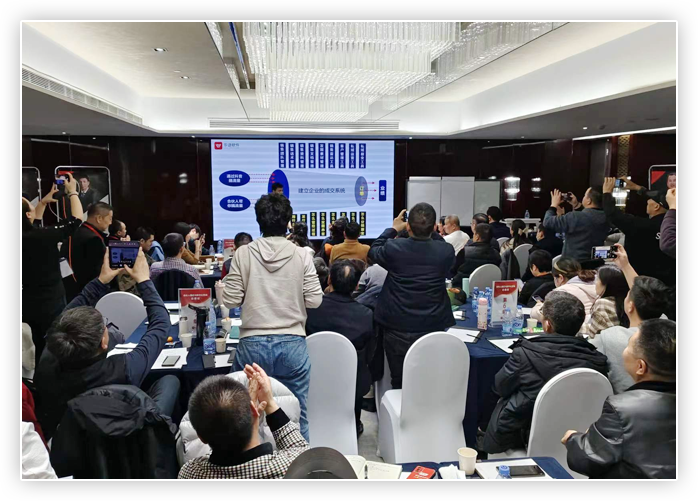 企业增长遇瓶颈？万企共赢为中小企业量身打造盈利闭环，业绩暴涨 50% 的秘诀在这里！